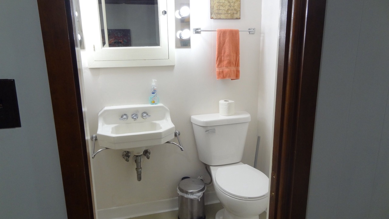 Photo of Bathroom in Kutzky Park