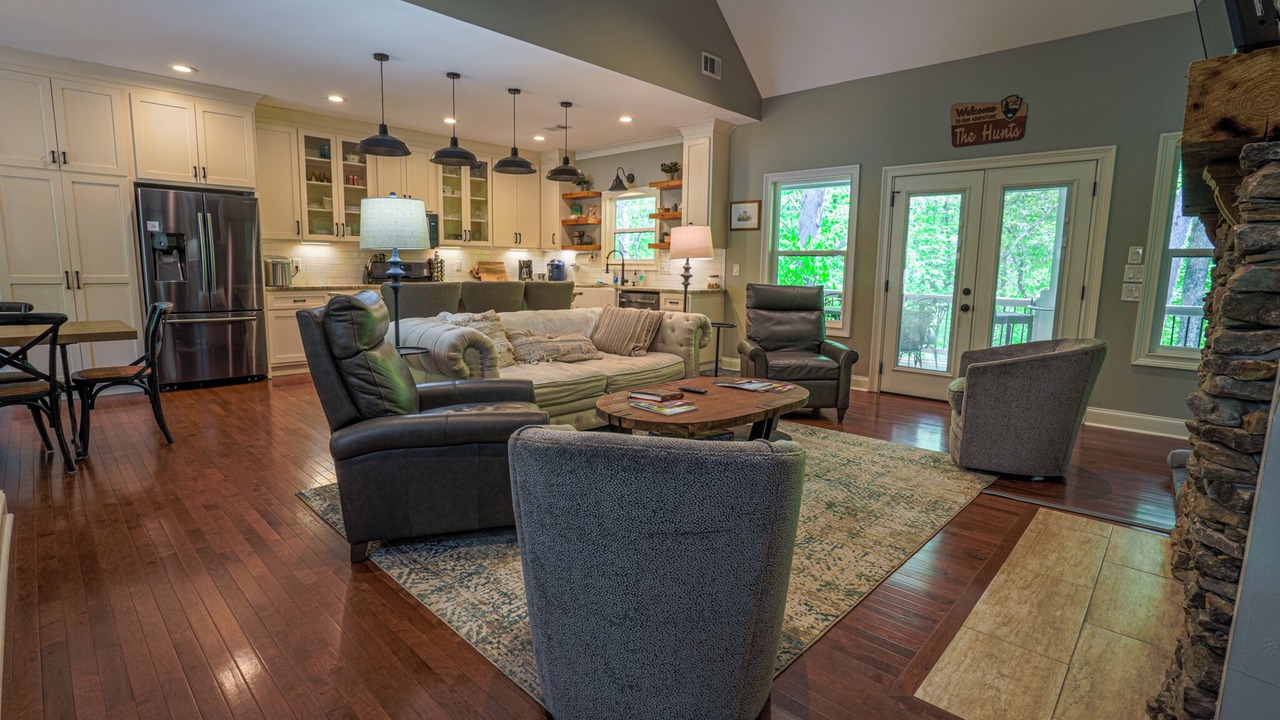 Photo of Livingroom in Dahlonega