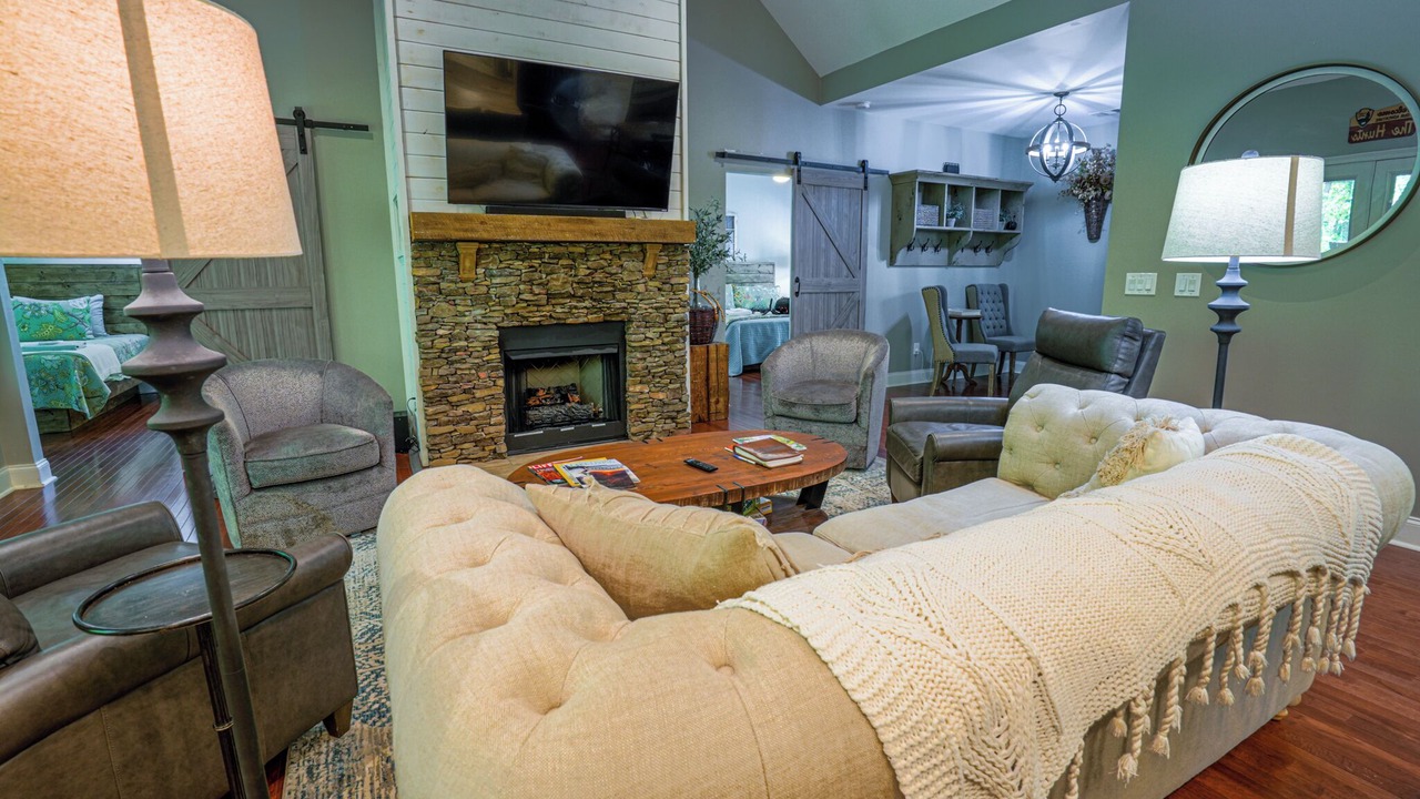 Photo of Livingroom in Dahlonega