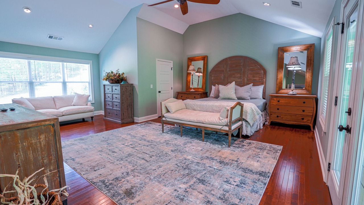 Photo of Bedroom in Dahlonega