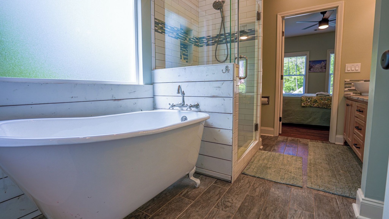 Photo of Bathroom in Dahlonega