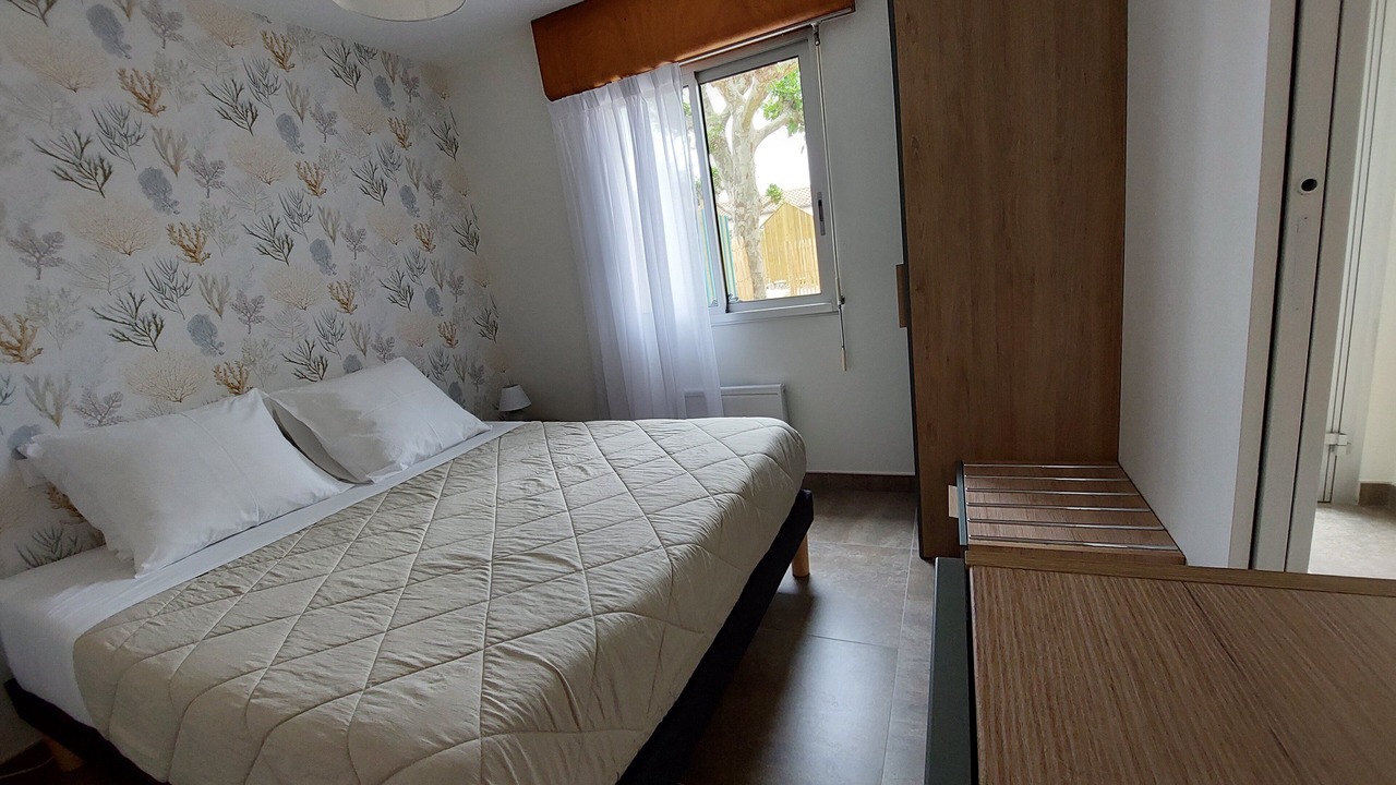 Photo of Bedroom in Boyardville