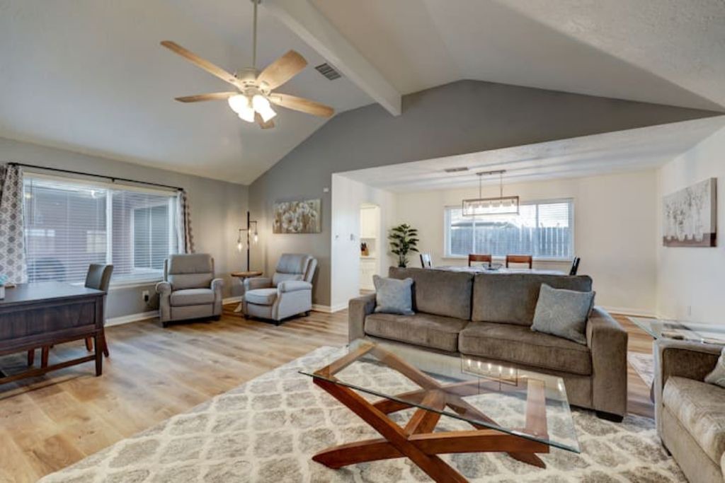 Photo of Livingroom in Heritage Park