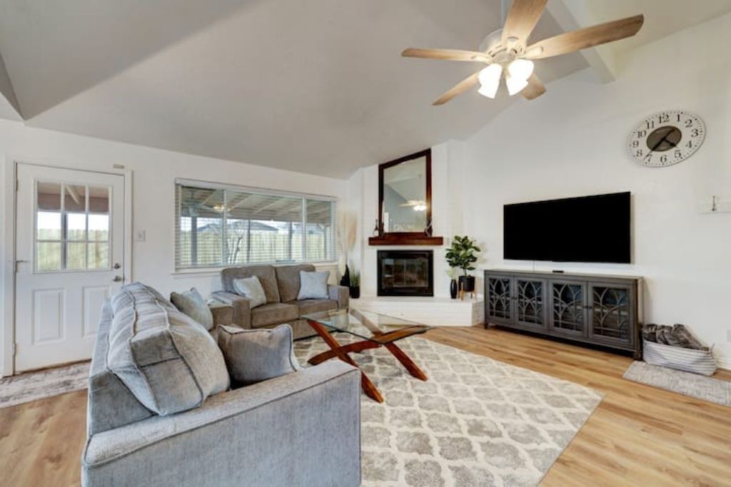Photo of Livingroom in Heritage Park