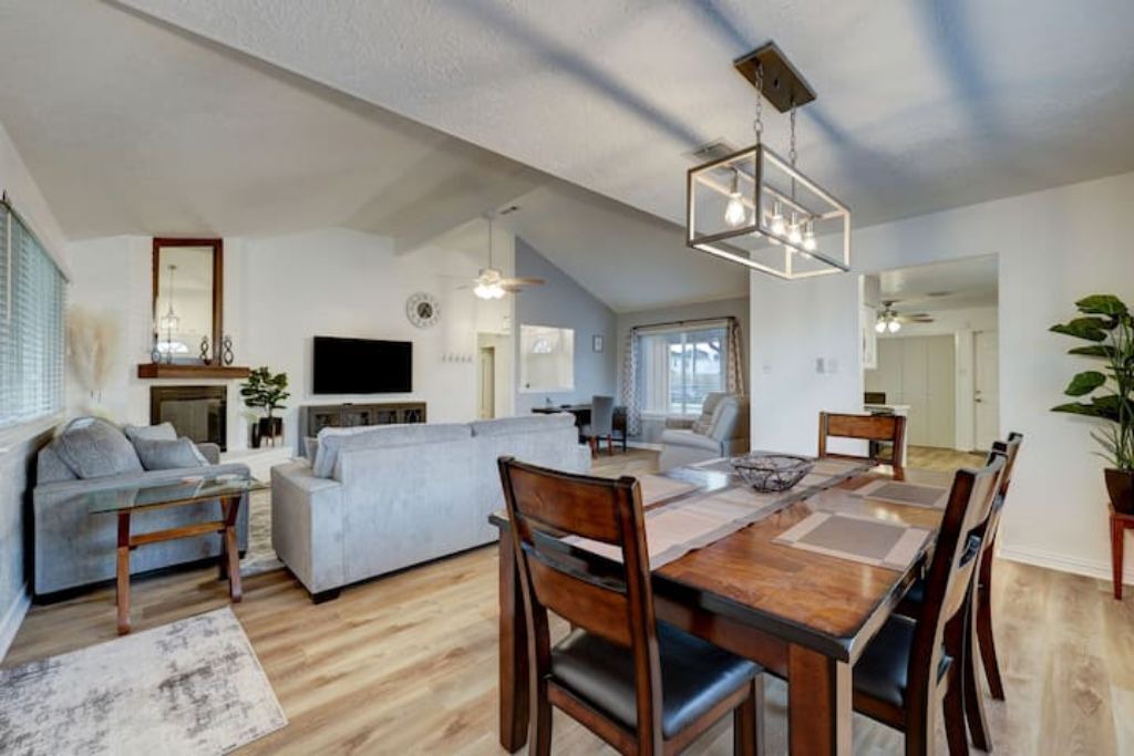 Photo of Livingroom in Heritage Park