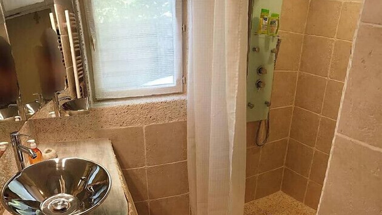 Photo of Bathroom in Champagne-sur-Seine