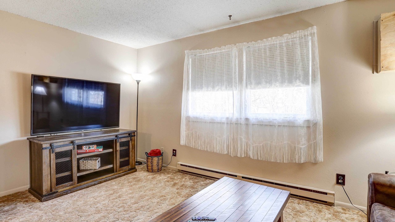 Photo of Livingroom in Pierre