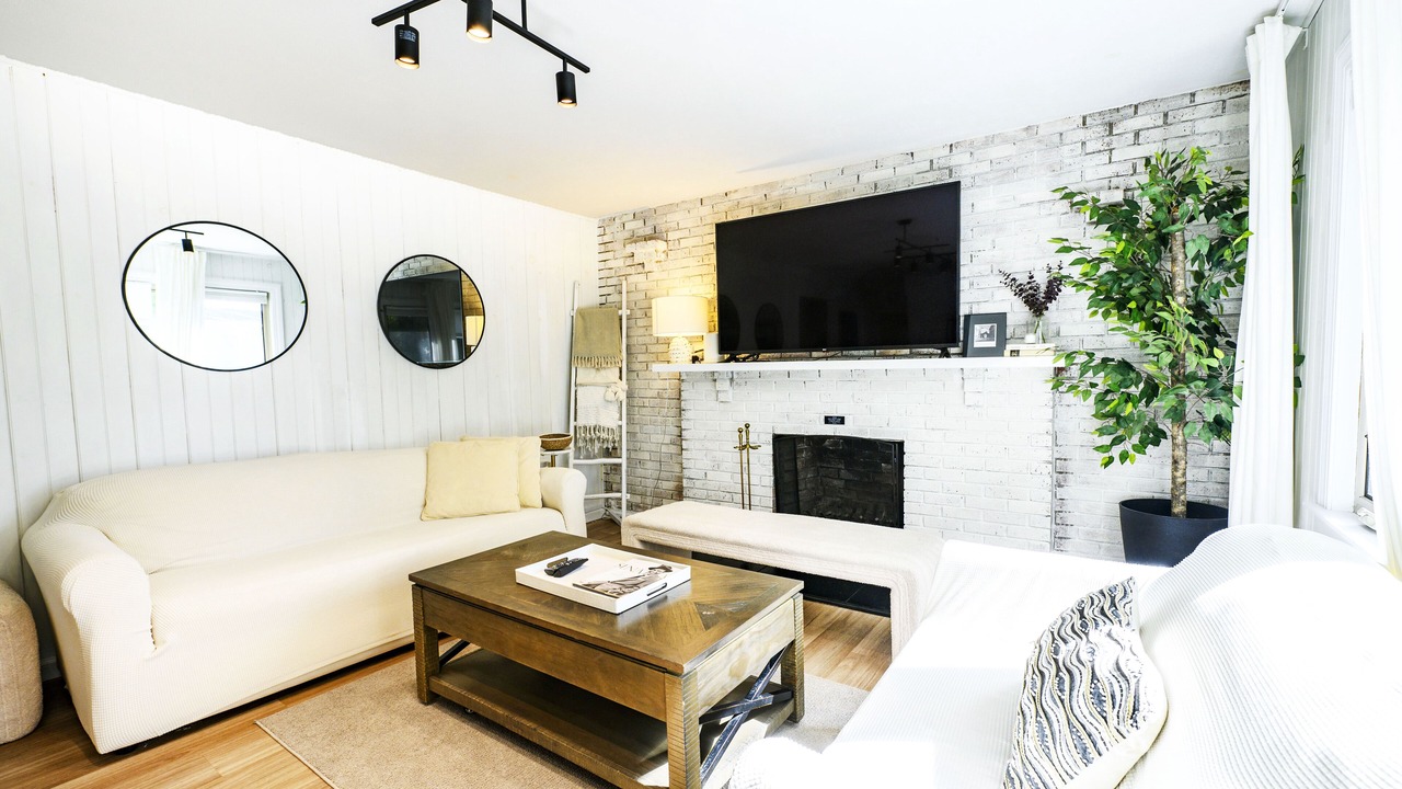 Photo of Livingroom in East Shore