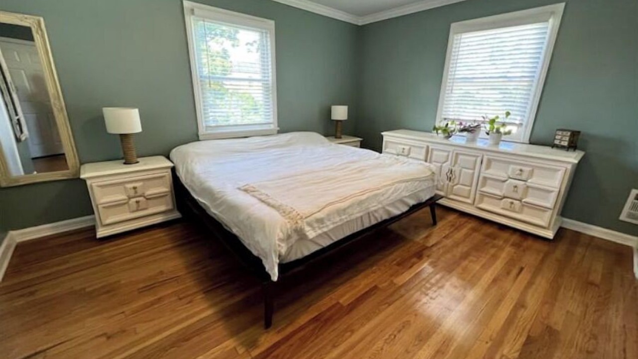 Photo of Bedroom in Teaneck