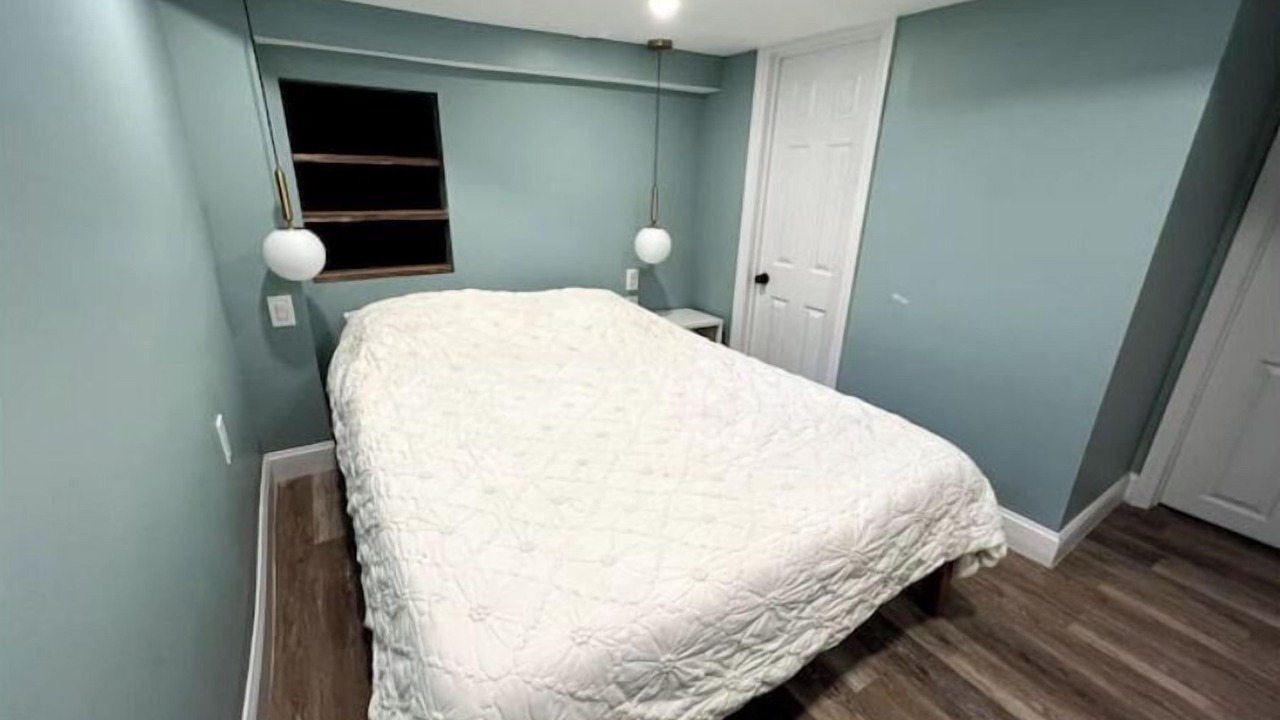 Photo of Bedroom in Teaneck