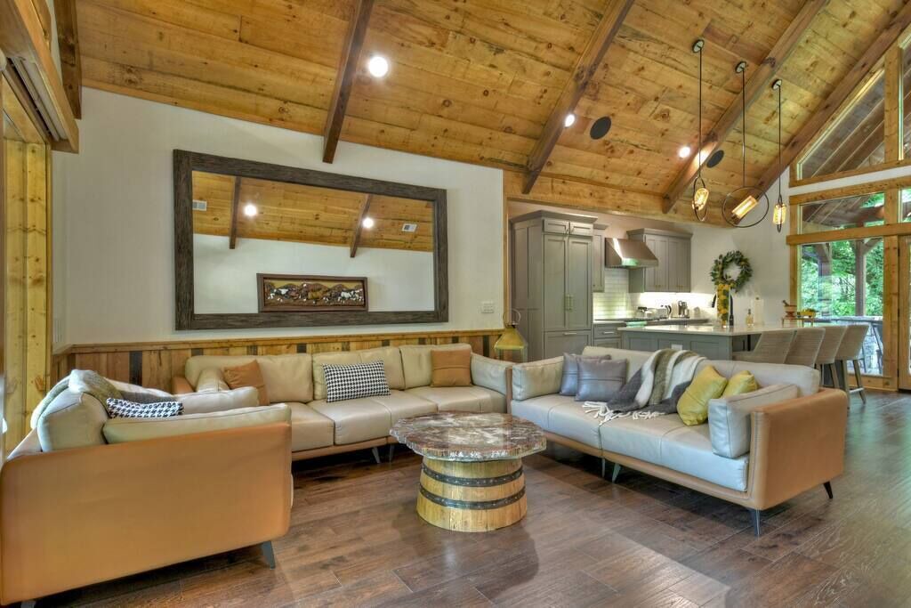 Photo of Bedroom in Ellijay