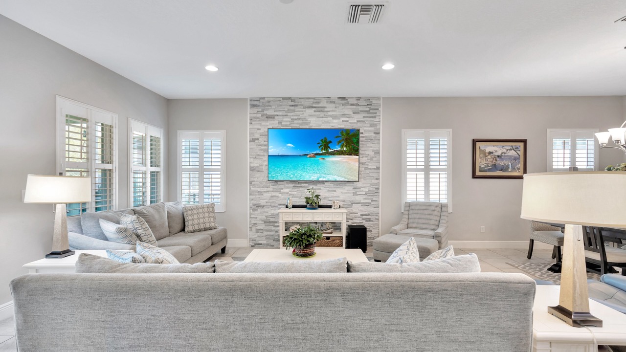 Photo of Livingroom in Land O' Lakes