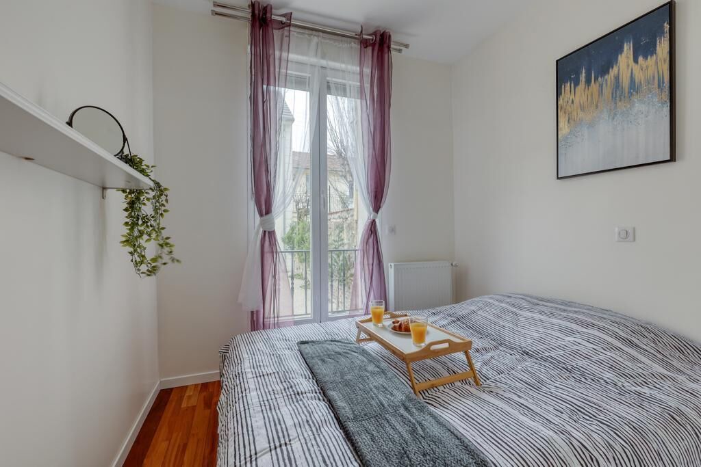 Photo of Bedroom in Argenteuil