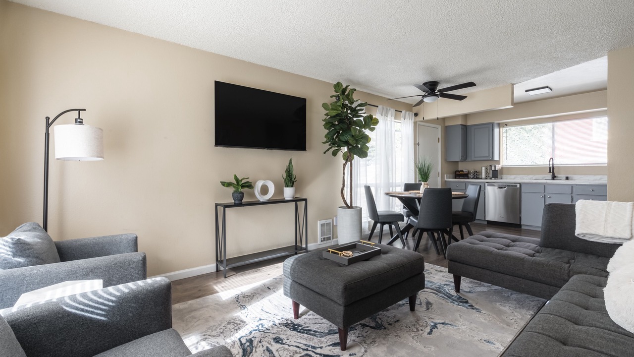 Photo of Livingroom in Downtown