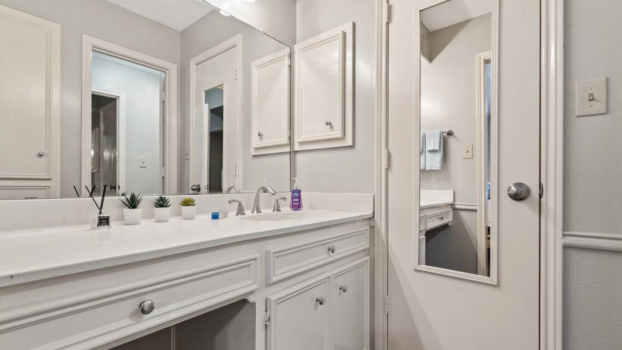 Photo of Bathroom in North Central Carrollton
