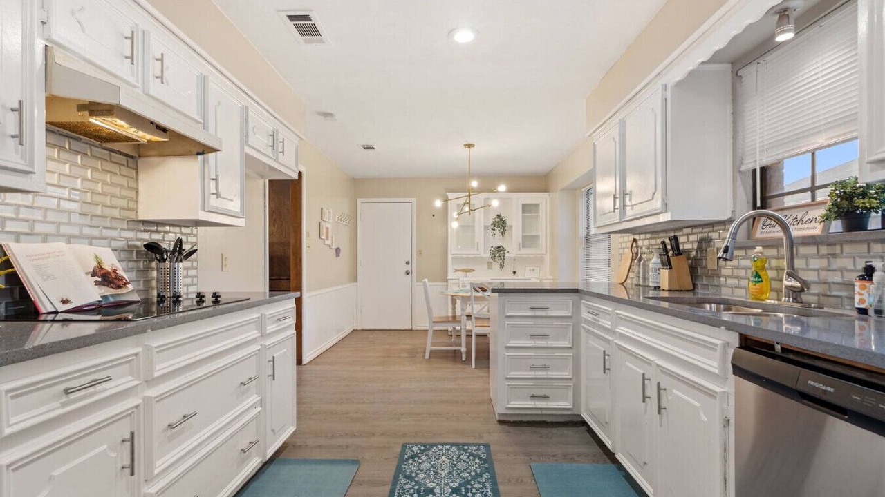 Photo of Kitchen in North Central Carrollton