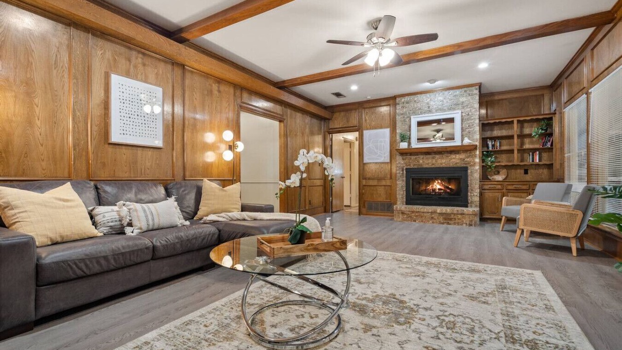Photo of Livingroom in North Central Carrollton