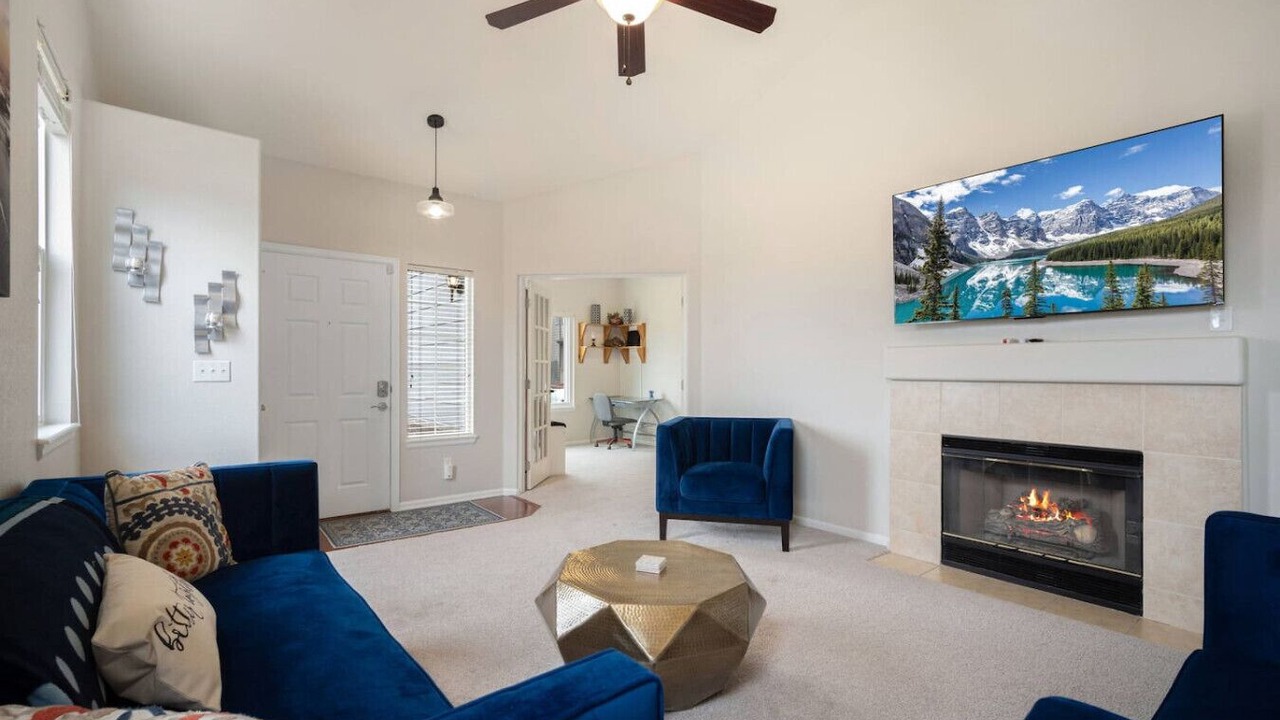 Photo of Livingroom in Centennial
