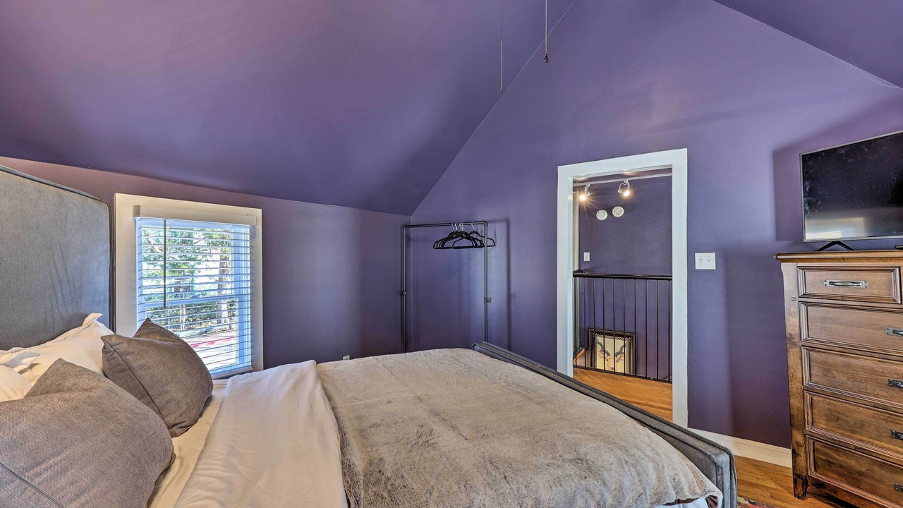 Photo of Bedroom in Eureka Springs Historic District