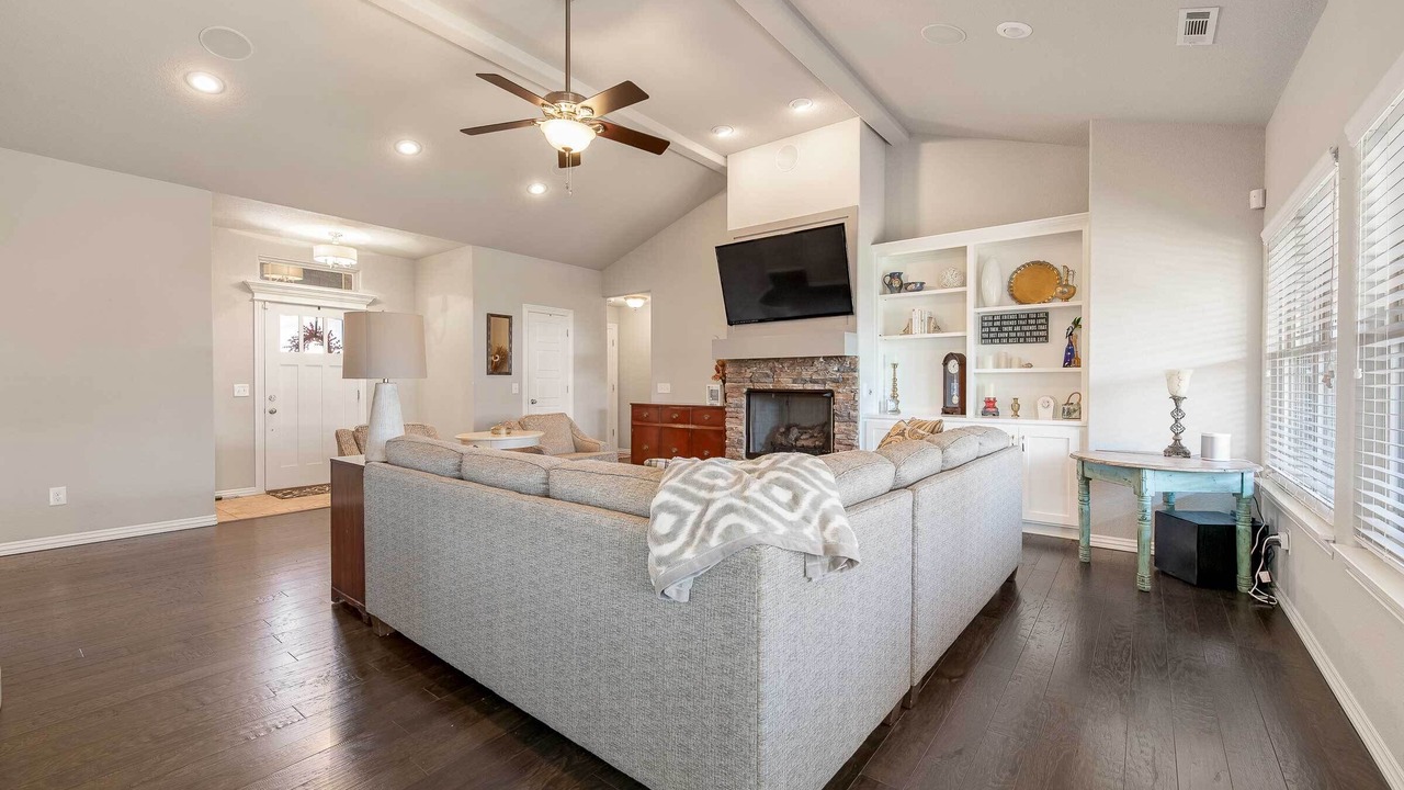 Photo of Livingroom in Rogers
