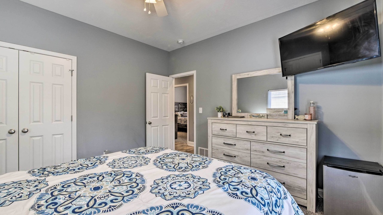 Photo of Bedroom in Lake Milton
