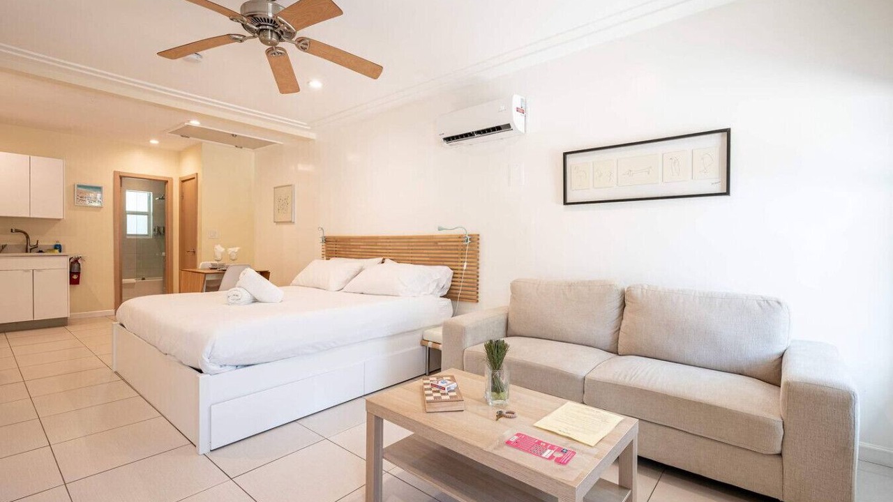 Photo of Bedroom in Hollywood South Central Beach