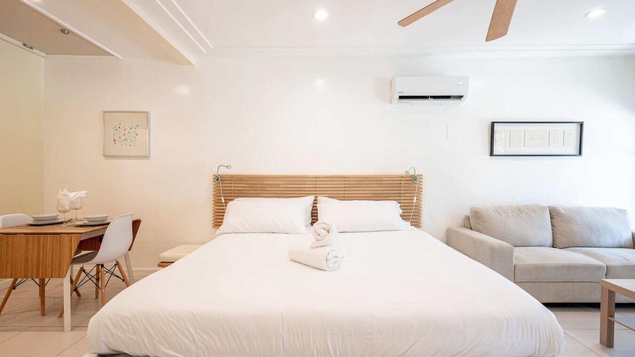 Photo of Bedroom in Hollywood South Central Beach