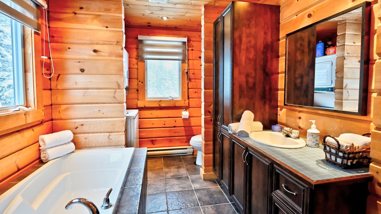 Photo of Bathroom in Sainte-Emelie-de-L'Energie