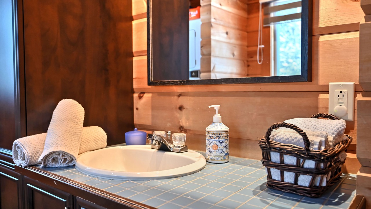 Photo of Bathroom in Sainte-Emelie-de-L'Energie