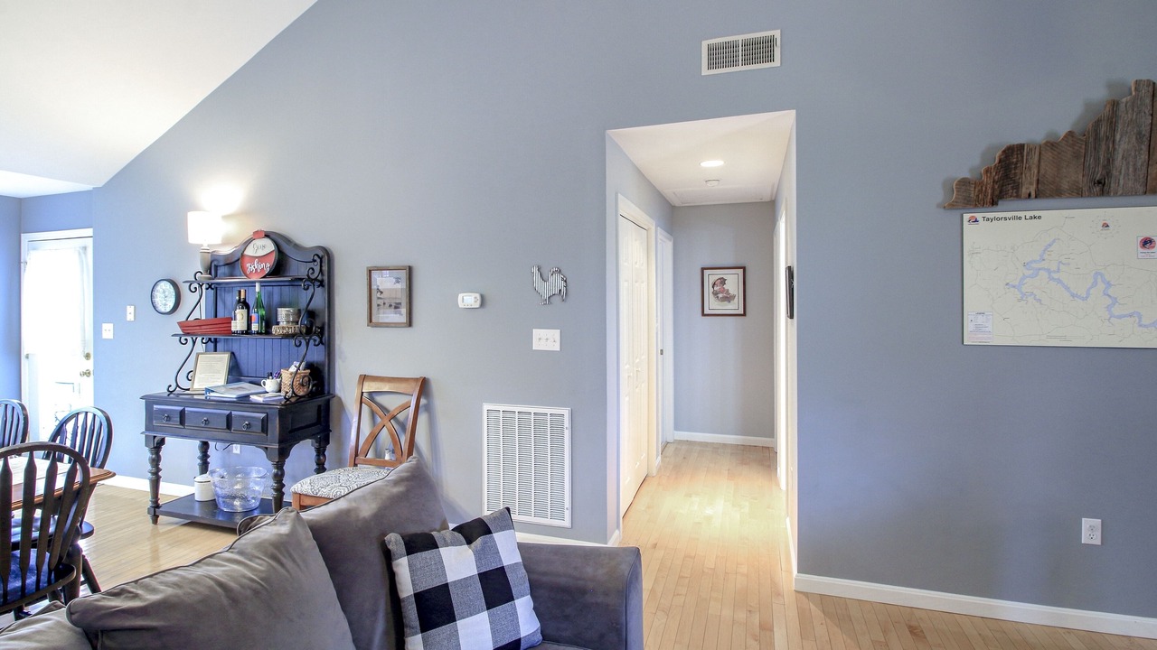 Photo of Livingroom in Taylorsville