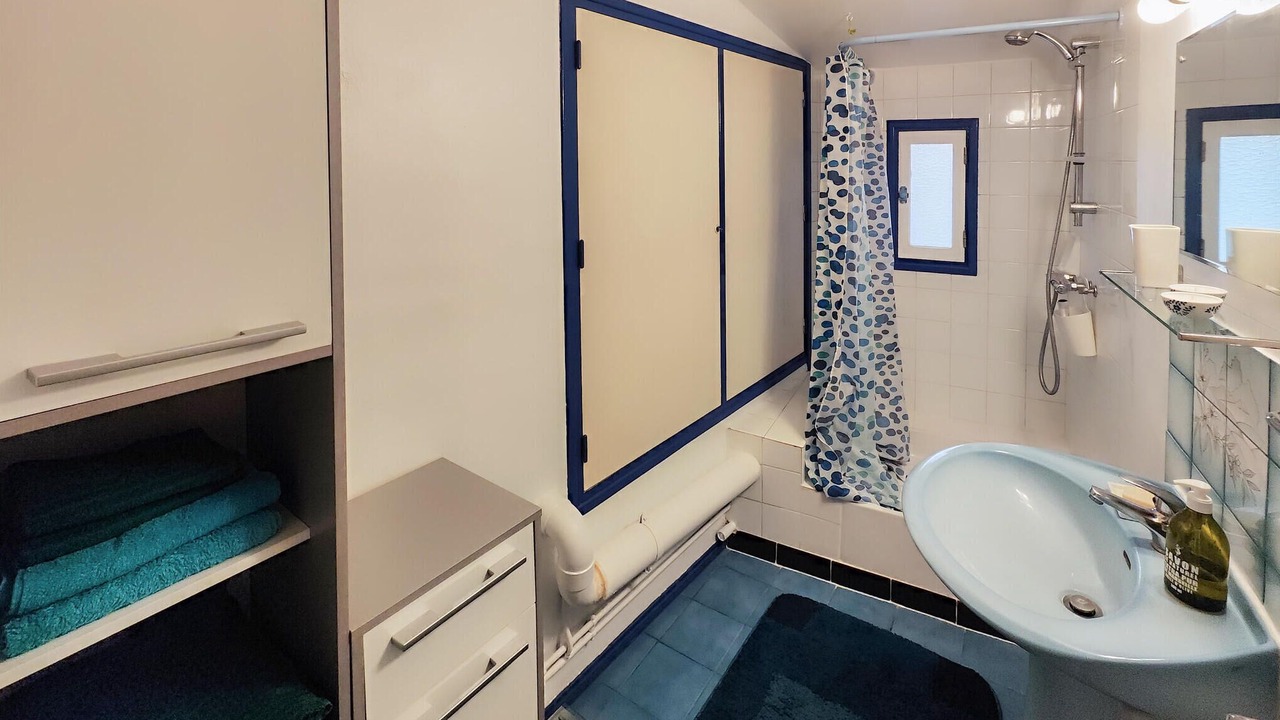 Photo of Bathroom in Servian