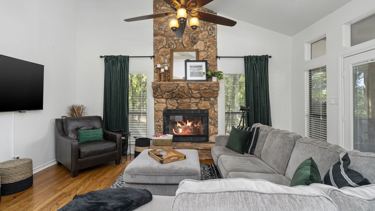 Photo of Livingroom in Oakhurst