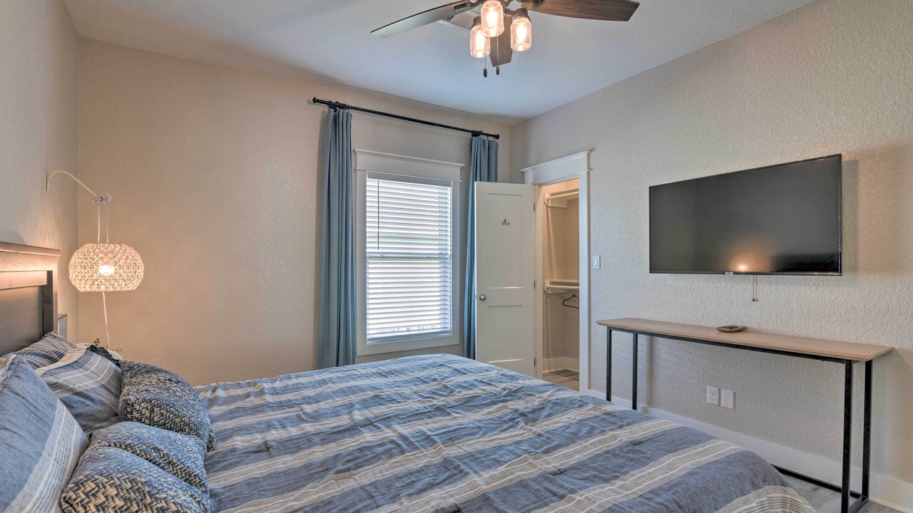 Photo of Bedroom in Galveston