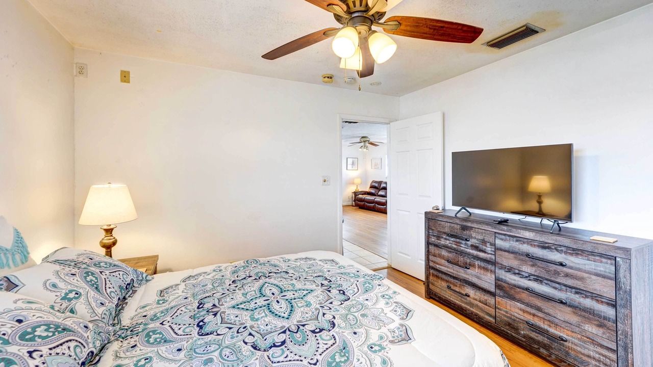 Photo of Bedroom in South Side