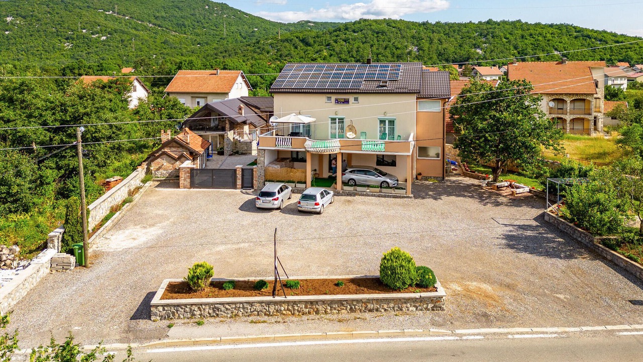 Photo of Others in Gracac