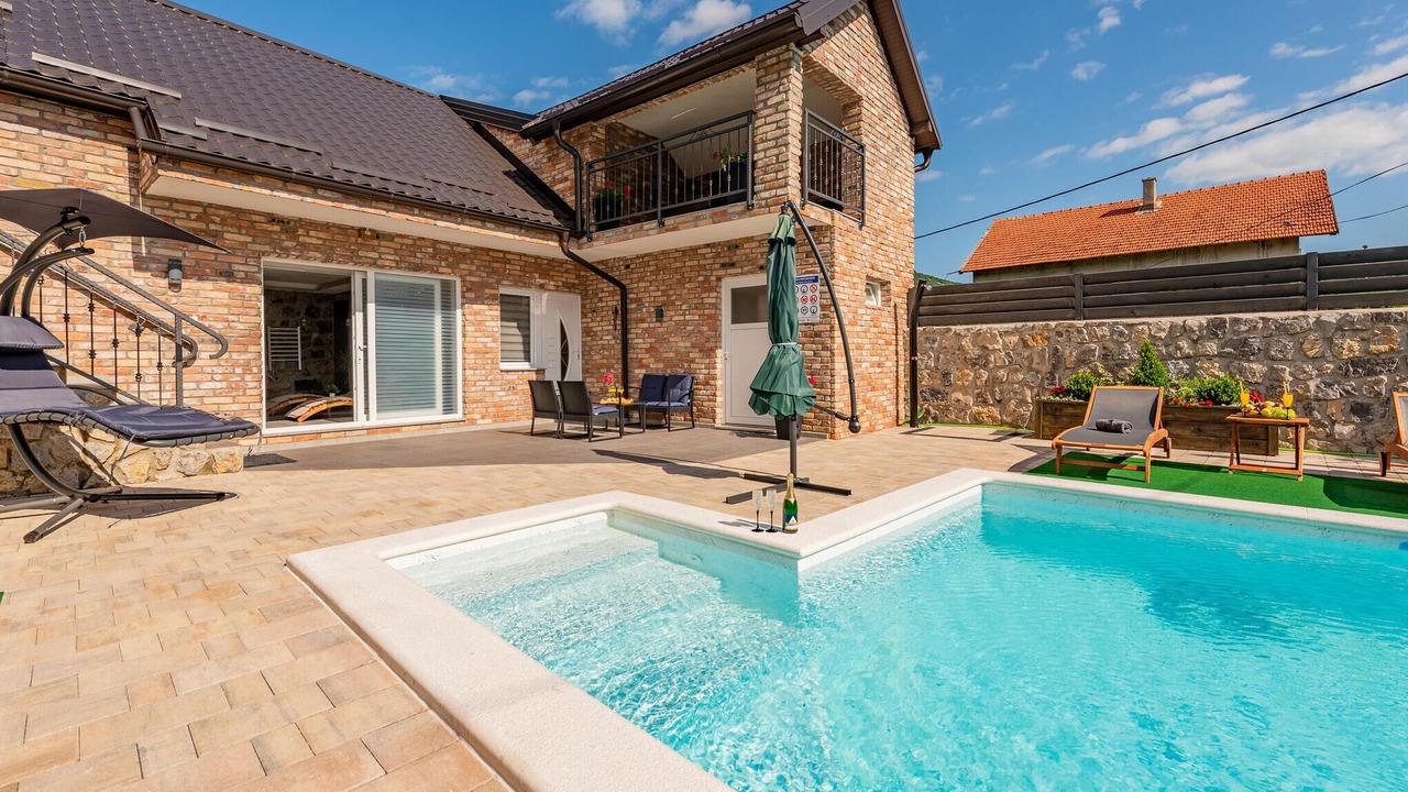 Photo of Outdoor in Gracac