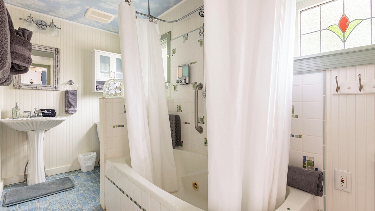 Photo of Bathroom in Seaview