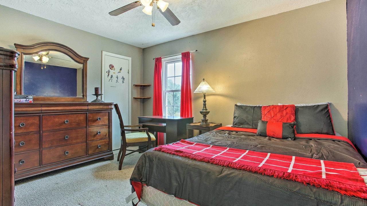 Photo of Bedroom in Clear Lake