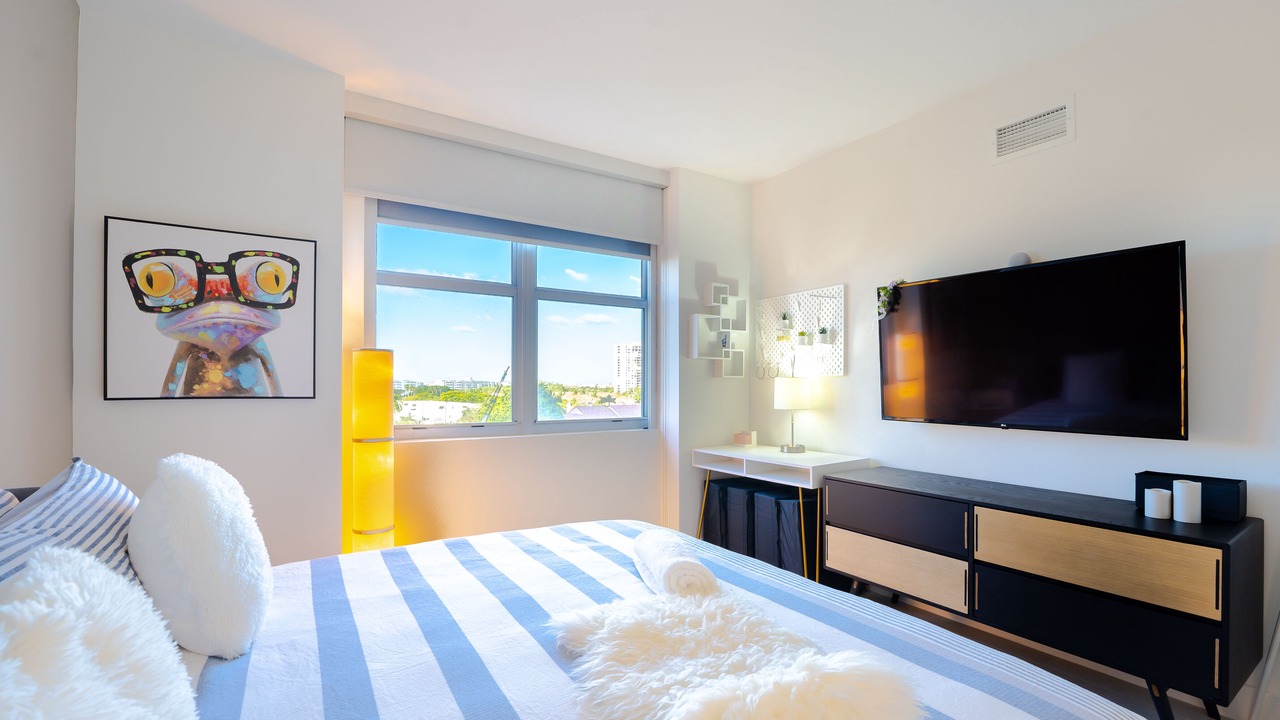 Photo of Bedroom in Hollywood South Central Beach