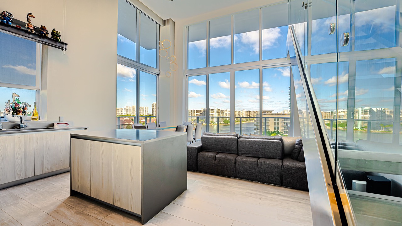 Photo of Others in Hollywood South Central Beach