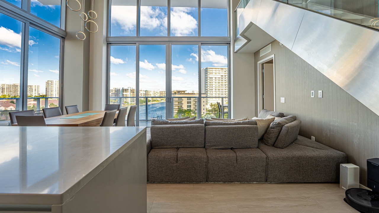 Photo of Others in Hollywood South Central Beach