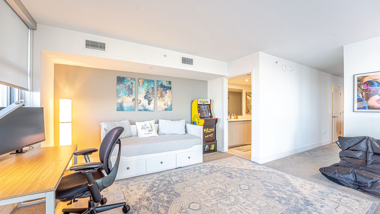 Photo of Others in Hollywood South Central Beach