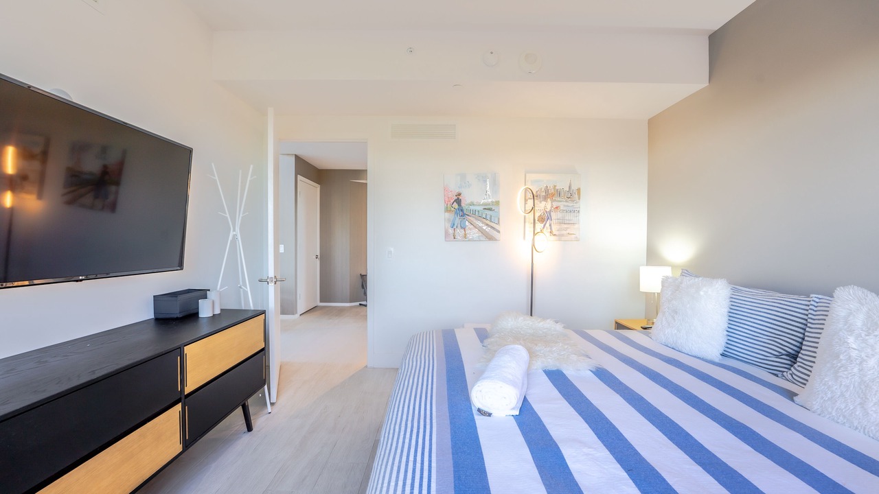 Photo of Bedroom in Hollywood South Central Beach