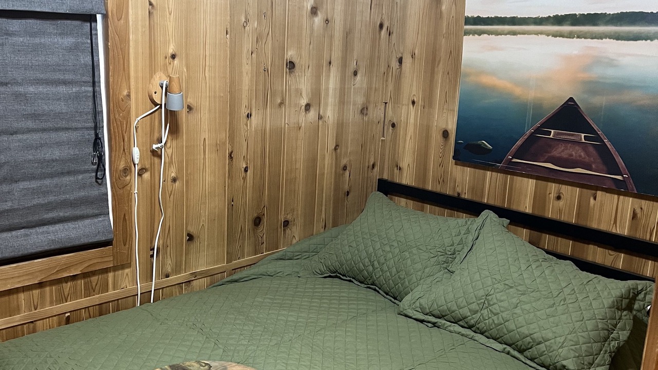 Photo of Bedroom in Hubbard