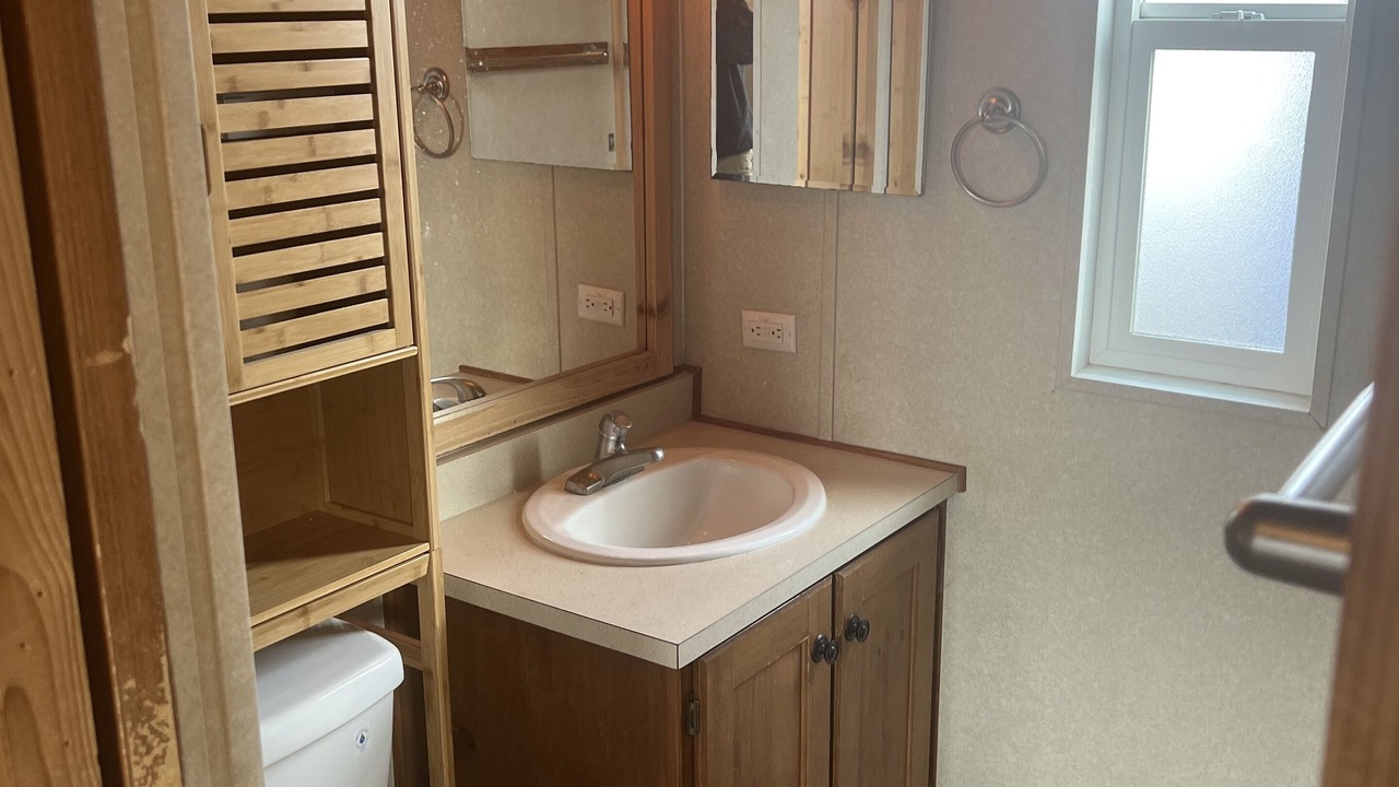 Photo of Bathroom in Hubbard