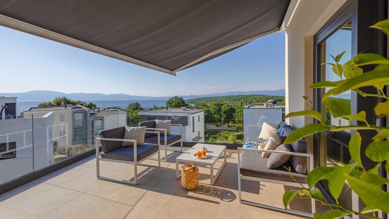 Photo of Patio Balcony in Malinska-Dubasnica