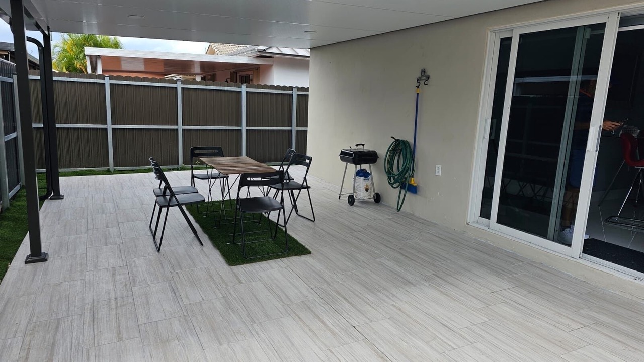 Photo of Outdoor in Hialeah Gardens