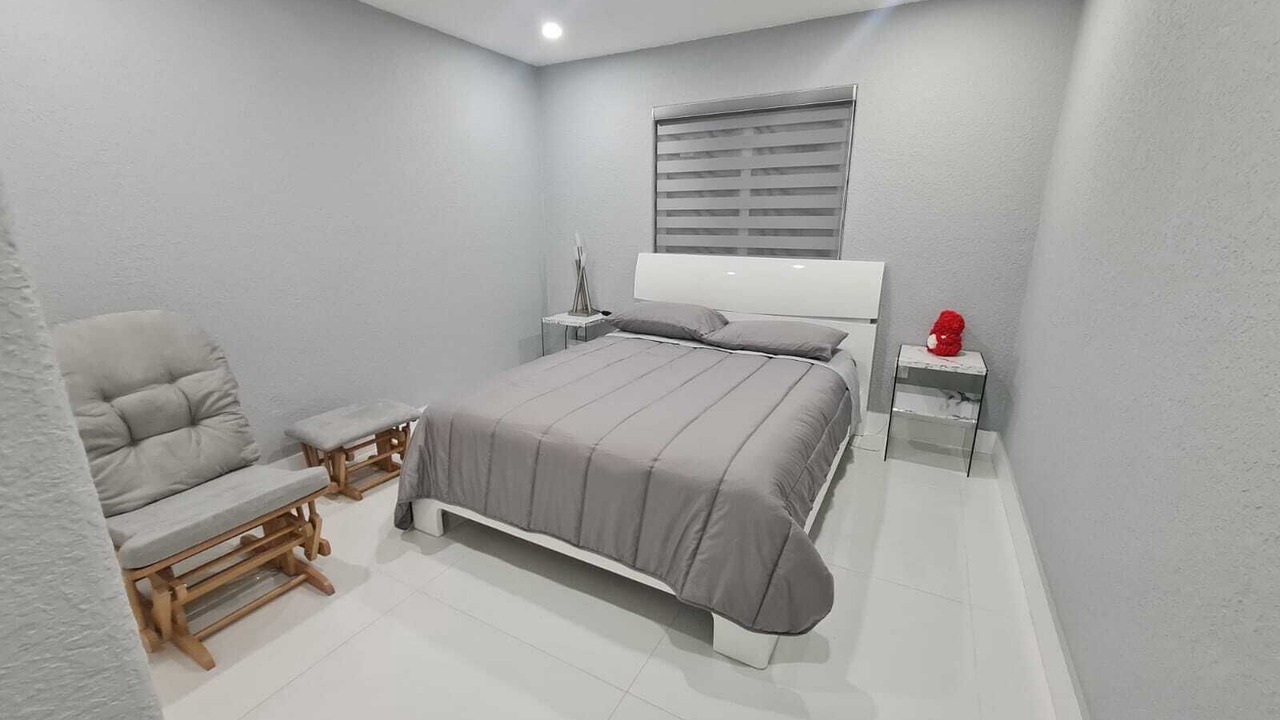 Photo of Bedroom in Hialeah Gardens