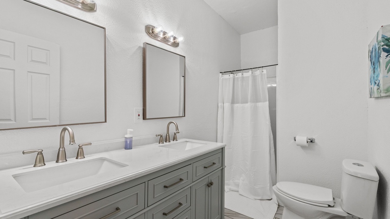 Photo of Bathroom in Rosewood