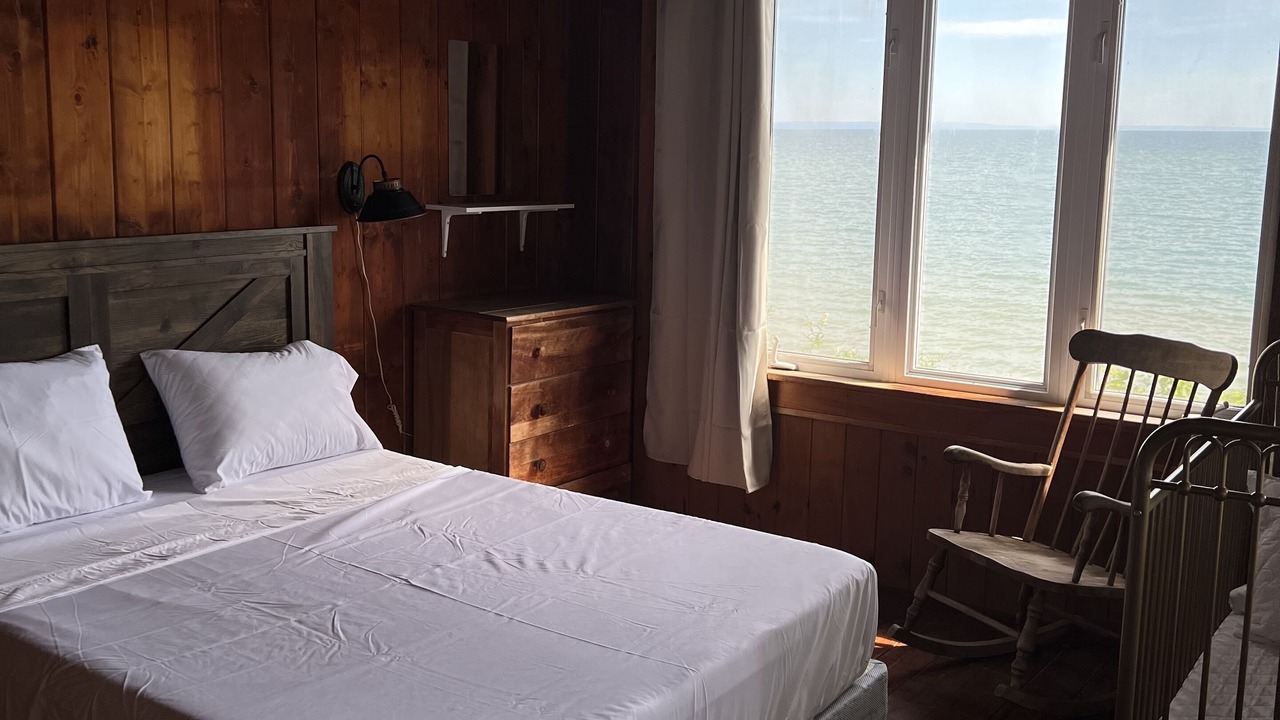Photo of Bedroom in Port Colborne